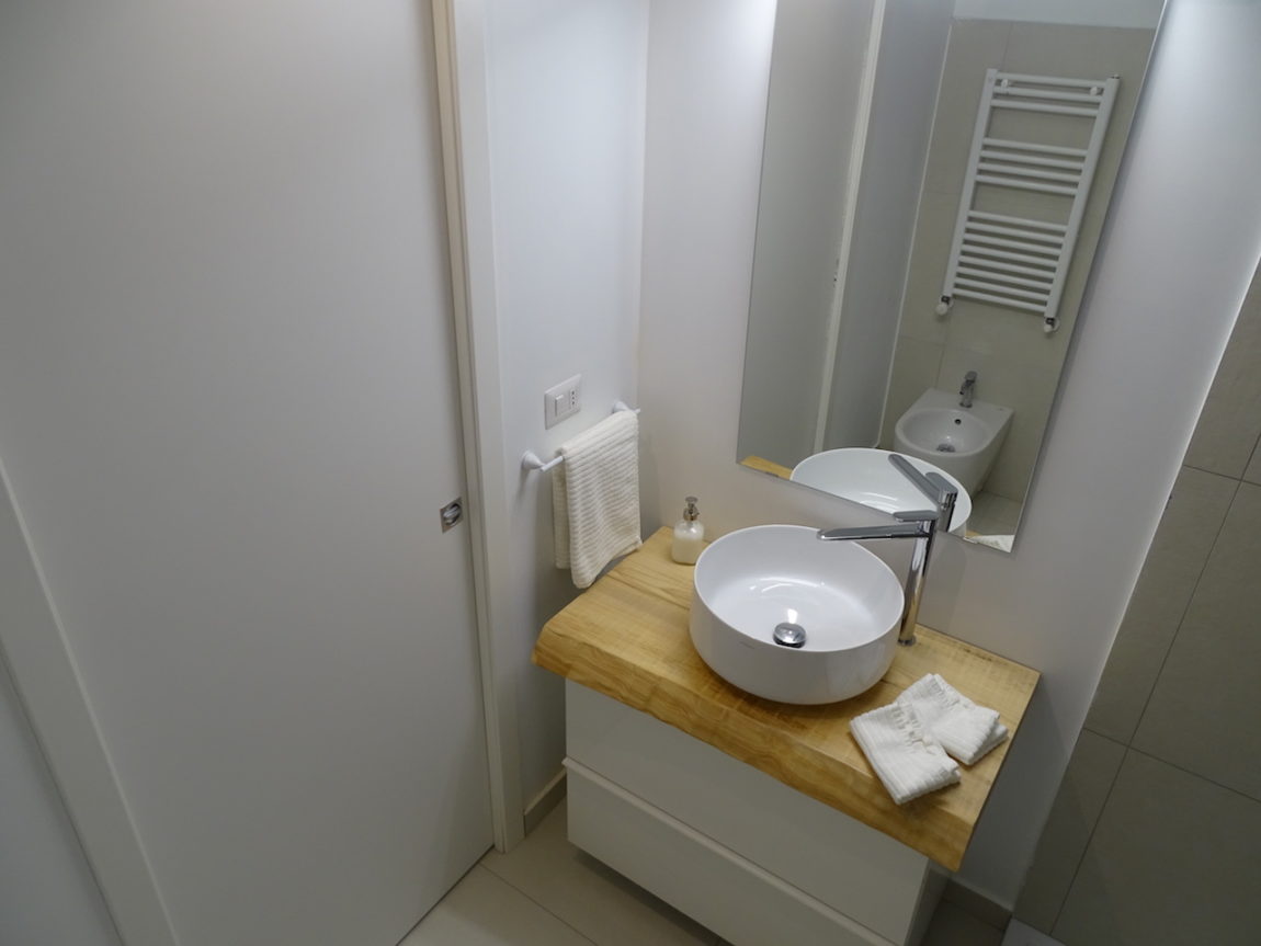 dormoatorino-giardinetto2-lavabo.jpg