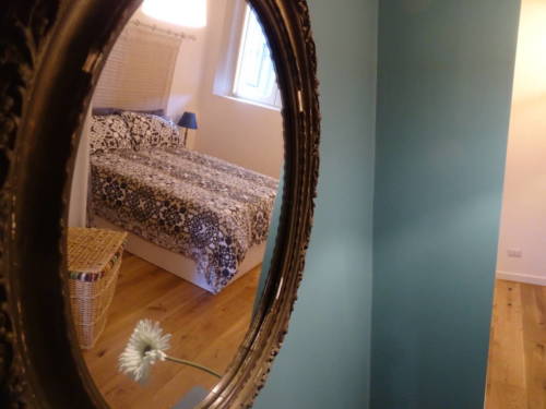 dormoatorino-appartamento-giardinetto2-specchio-corridoio-2