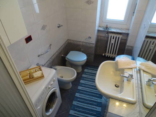 dormoatorino.it-casa-ely-wifi-bagno-lavatrice